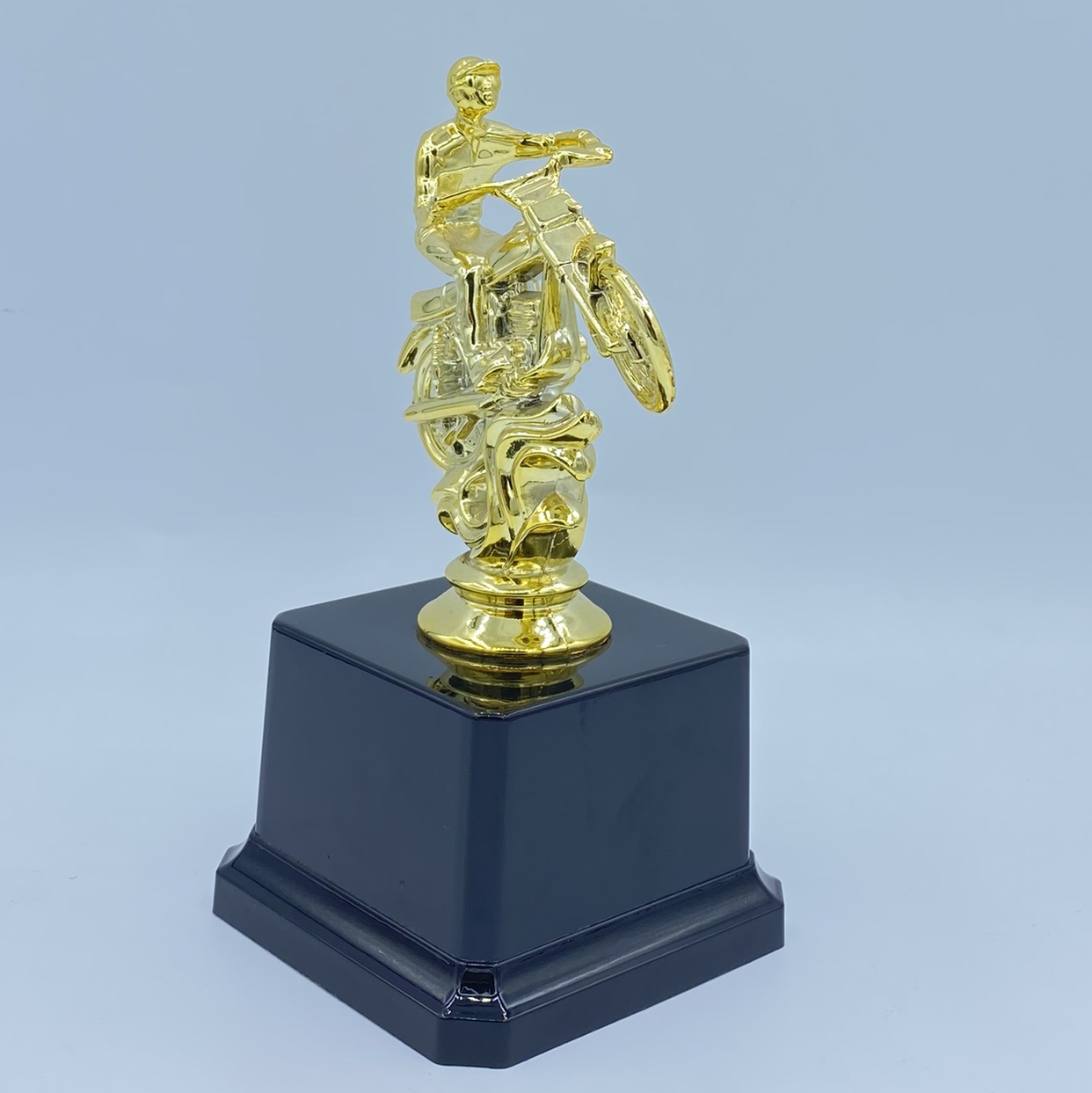 Motorcycle race glorious trophy and medal source manufacturer, plastic products production, 14CM customizable logo Specification image