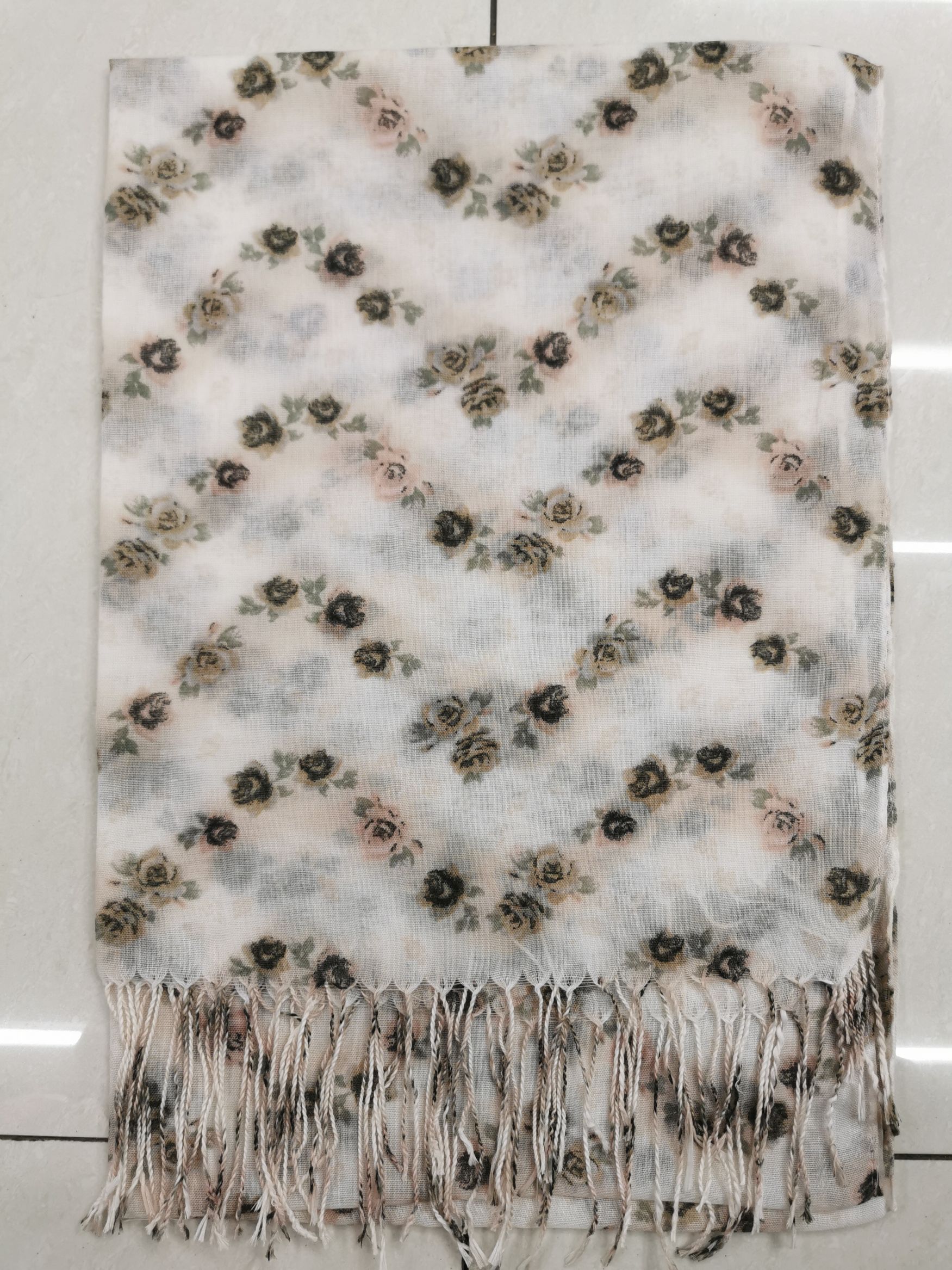 Women's Fashion Muslim Polyester Scarf Printed Scarf 4 details Picture