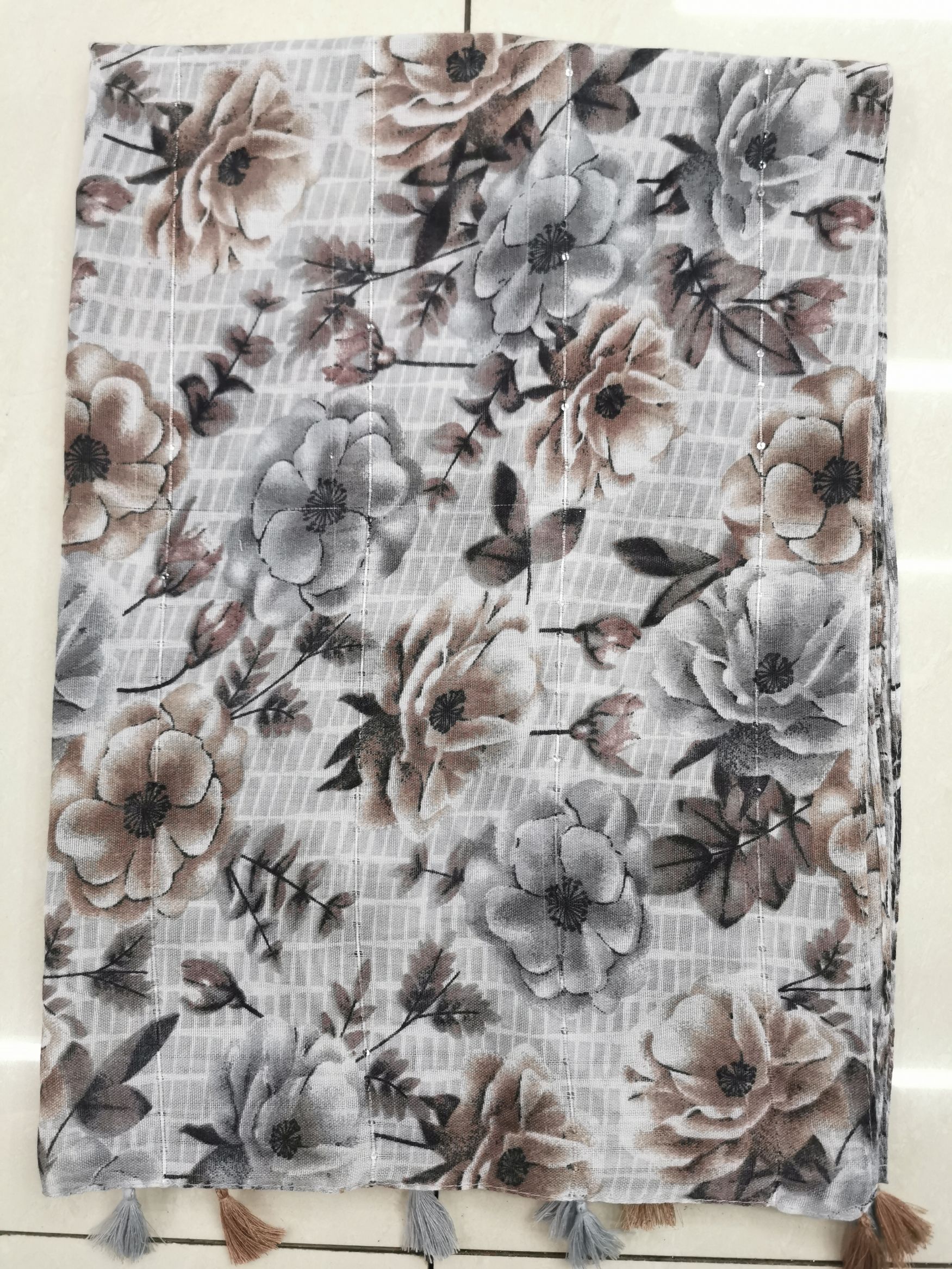 Women's Fashion Muslim Polyester Scarf Printed Long Scarf 3 details Picture
