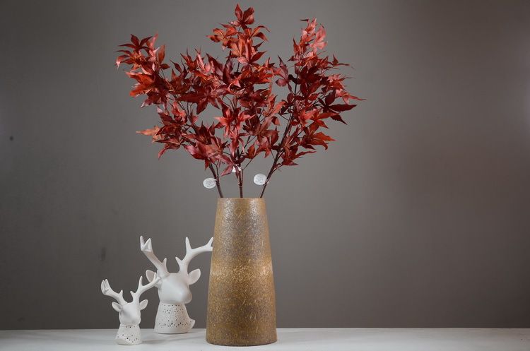 Lanjin Wholesale Factory direct sales of artificial green plants, home decoration flowers, red artificial leaves, artificial maple leaves in stock wholesale, artificial red maple leaves, Japanese maple leaves, Acer palmatum, single-stemmed leaves, indoor and outdoor engineering landscape trees decoration detail image 4