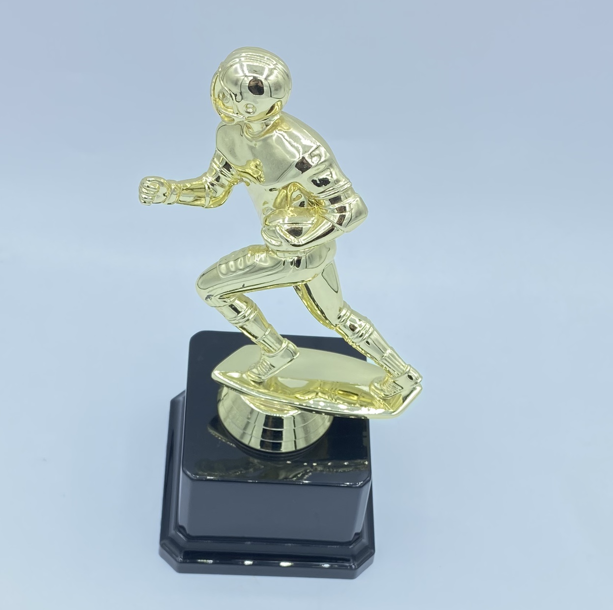 Europa y Estados Unidos nacional brillante trofeo fútbol rugby juego 17CM logotipo personalizado está disponible Specification image