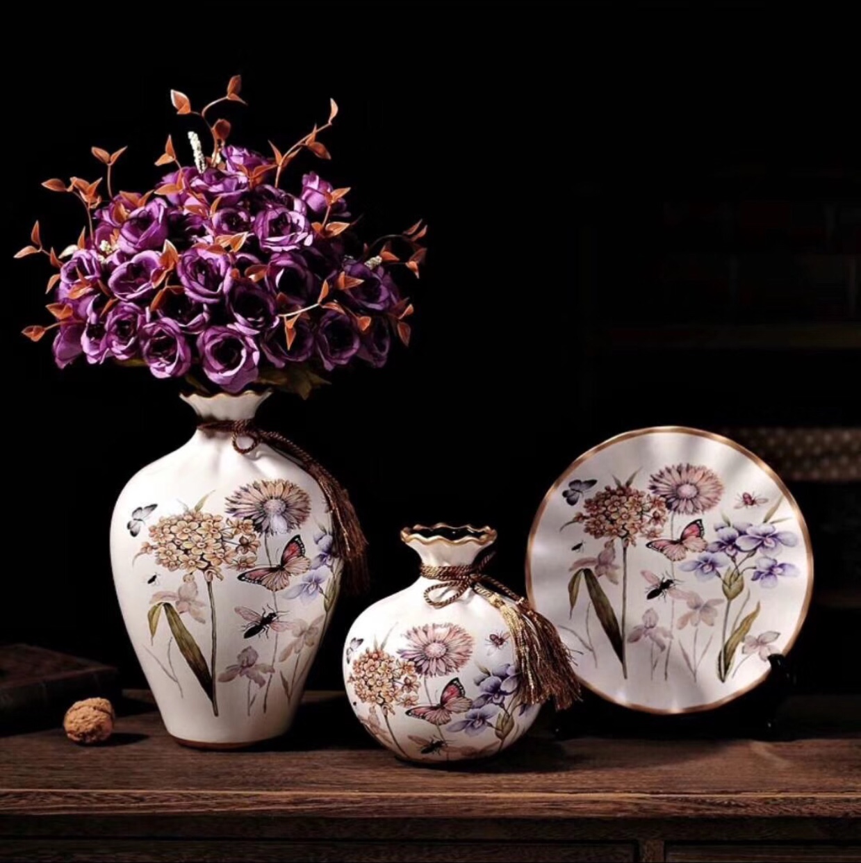 Yiwu Selection European ceramics vase three sets of furniture club counter decoration flower arrangement full figure