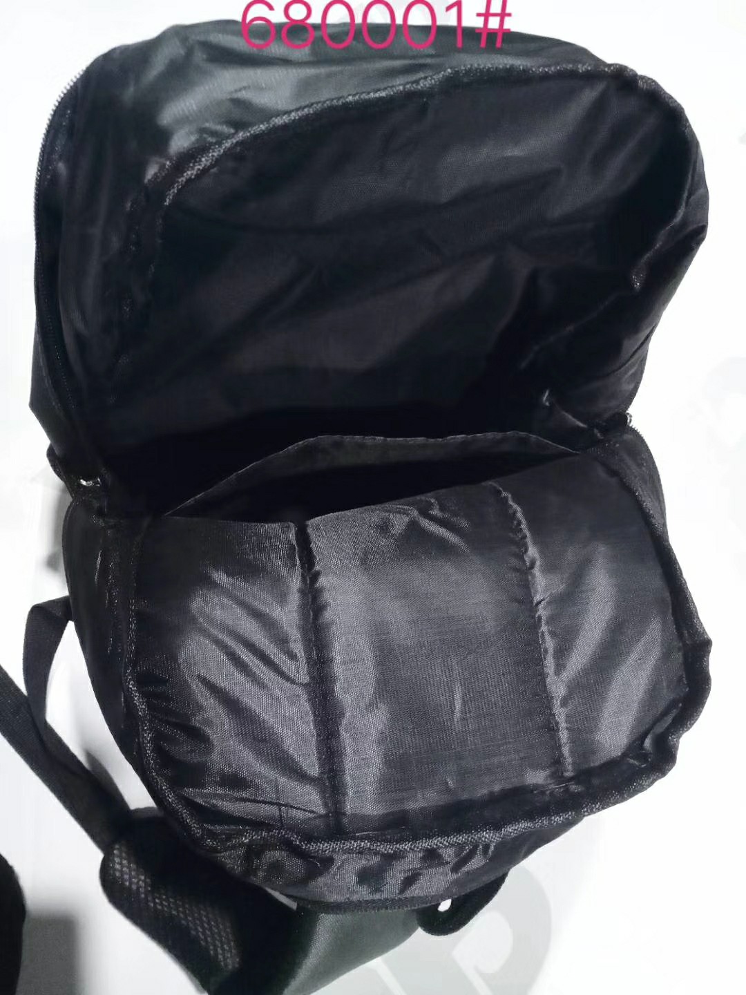 15.5寸电脑背包白底实物图