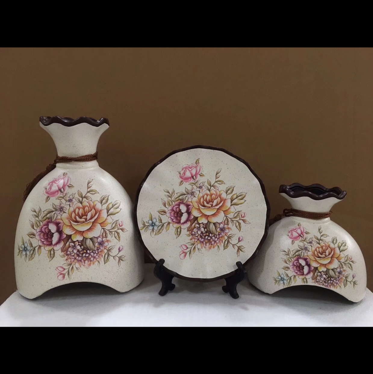 Yiwu Selection European ceramics vase three sets of home decoration floral arts and crafts decoration pieces