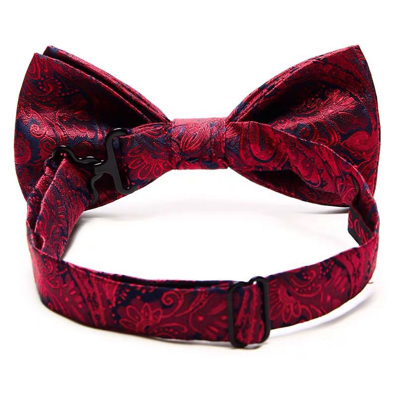 Groom with a bow tie, man in formal attire, best man with a bow tie, British fashion trend, high-end wedding, brothers in suits Application Scenario