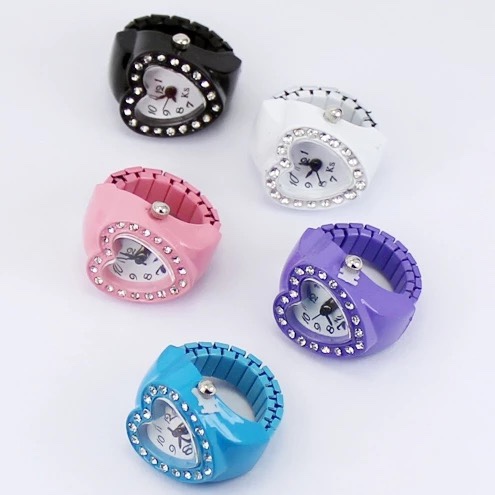 Yiwu buenos productos venta directa de la fábrica nuevo corazón anillo reloj reloj de las mujeres reloj de dedo candy color gift table fun korea versión birthday gift table