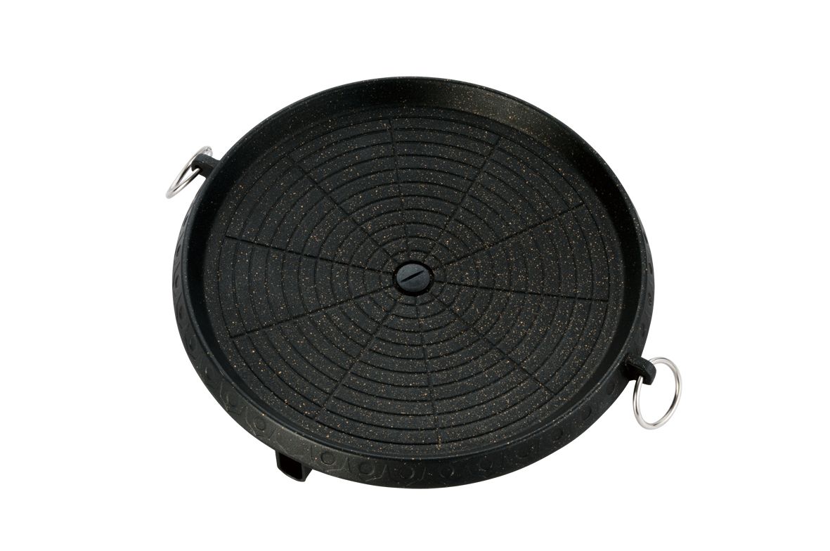 A round-shaped barbecue plate
