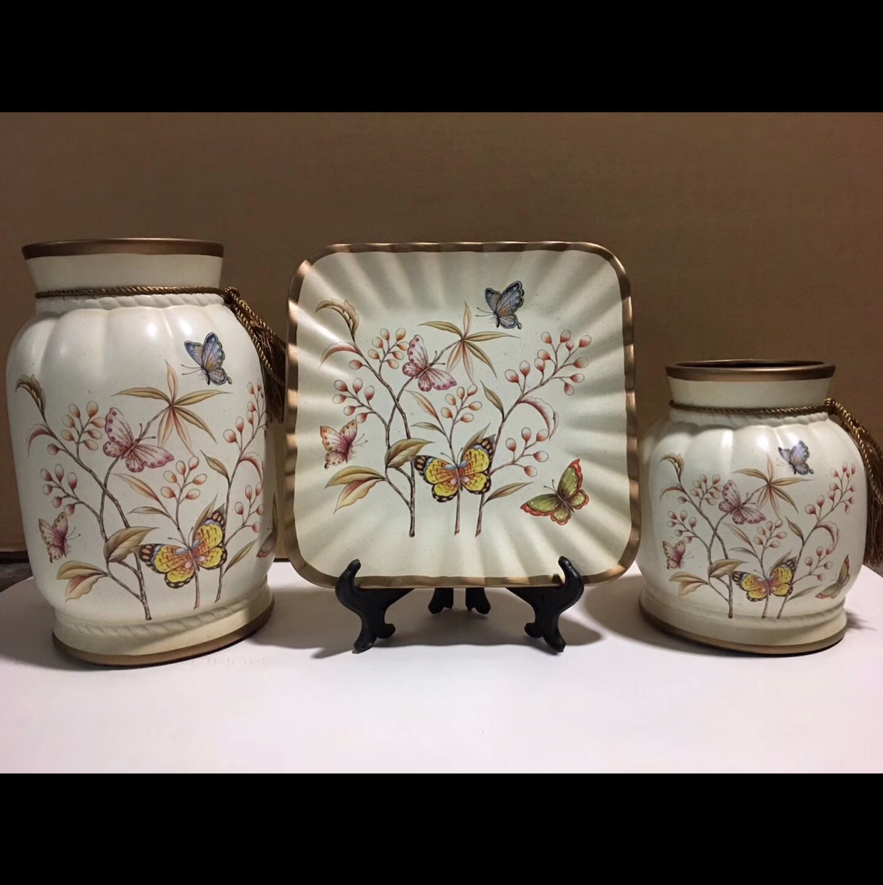 Yiwu fine goods ceramic vase three sets of hotel restaurant home wine cabinet decoration decoration crafts