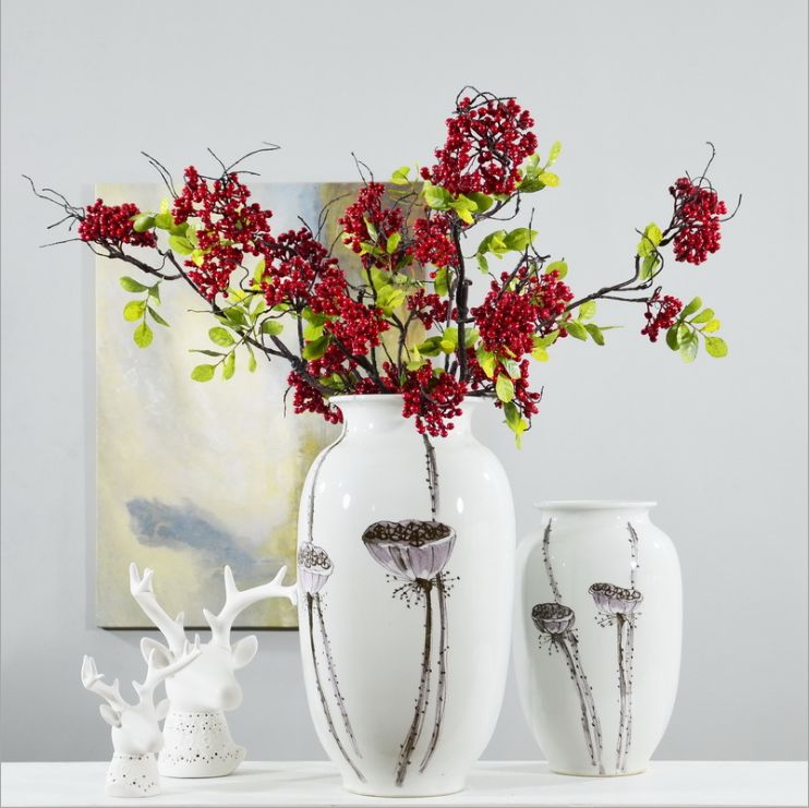 Factory direct sales of artificial flowers, American country home decoration, wholesale of artificial fruits, red berries and wild fruits Application Scenario