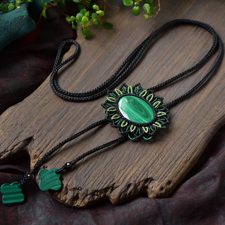 天然孔雀石手工吊坠