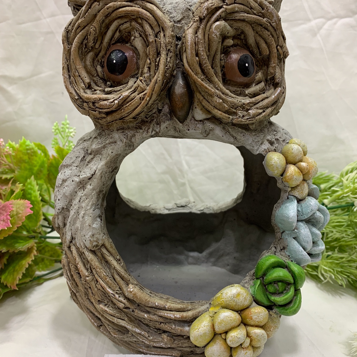 Gardening poses for animal meetings Application Scenario