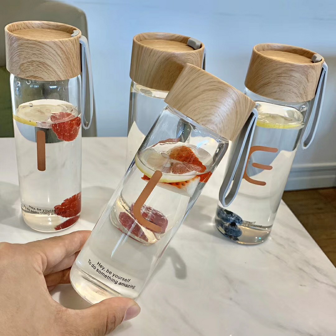 Simple wood-grain glass cup Application Scenario