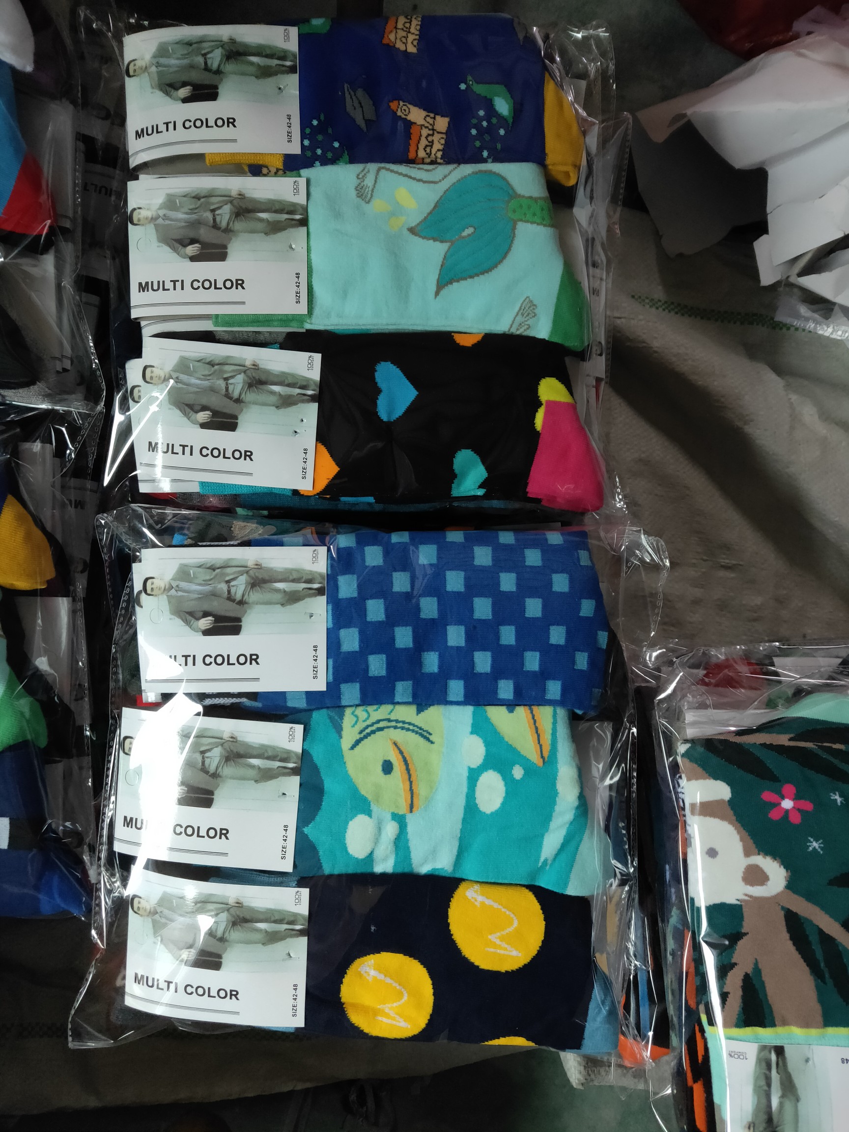 All-cotton export men's socks, flower-patterned trendy socks, cartoon bright color socks Application Scenario