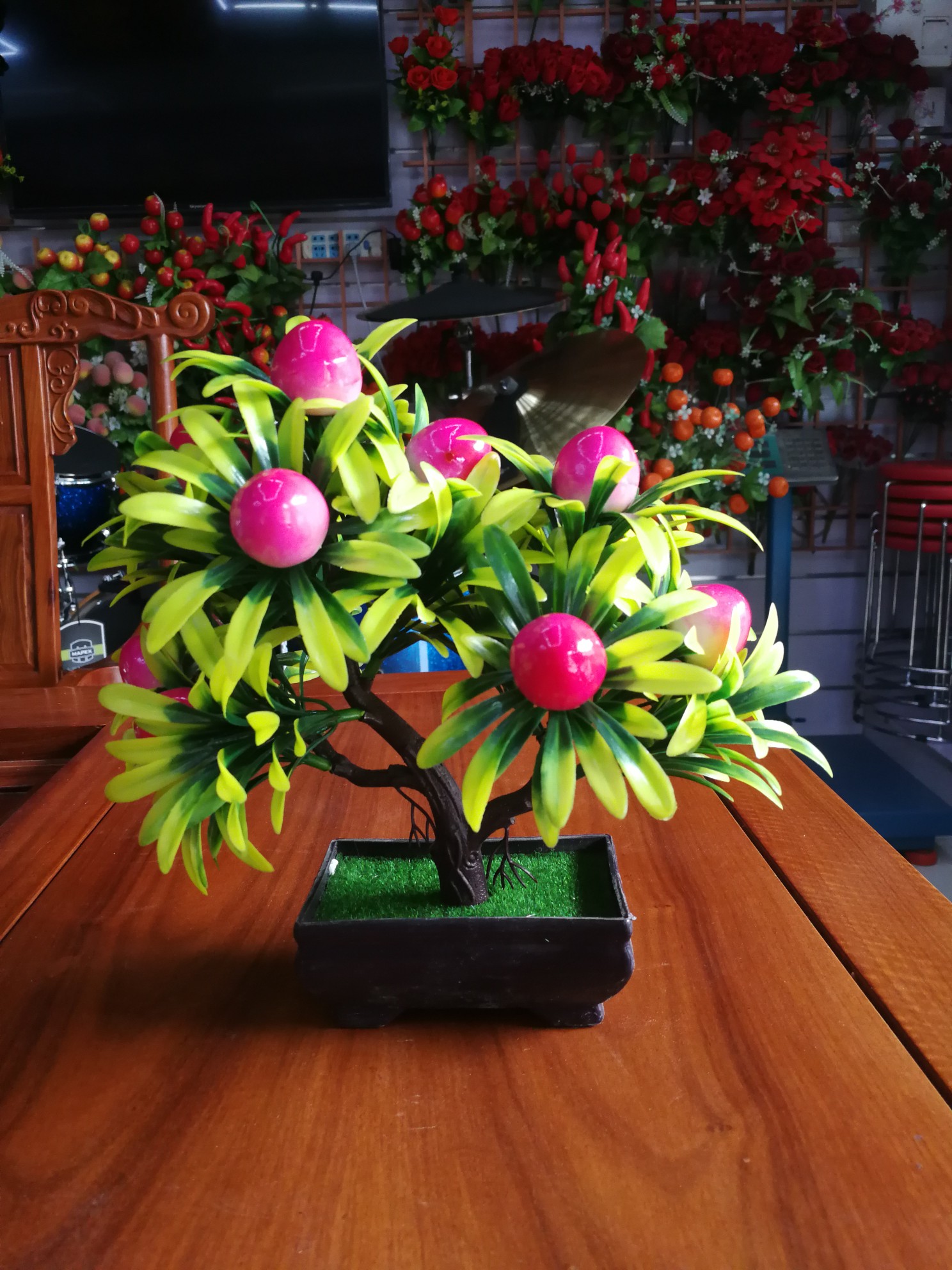Lanxi Xiaopan Artificial Fruit and Flower Handicrafts Factory produces various artificial fruits