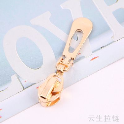 Customized specifications of fashionable metal zipper pulls for bags, clothing, zipper pulls, locks and pull plates, and wholesale from manufacturers