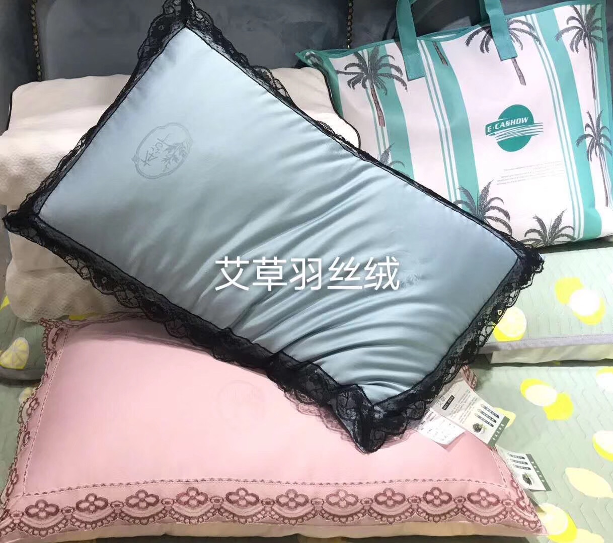 2020厂家直销新款枕头新款艾草羽丝绒枕批发零售