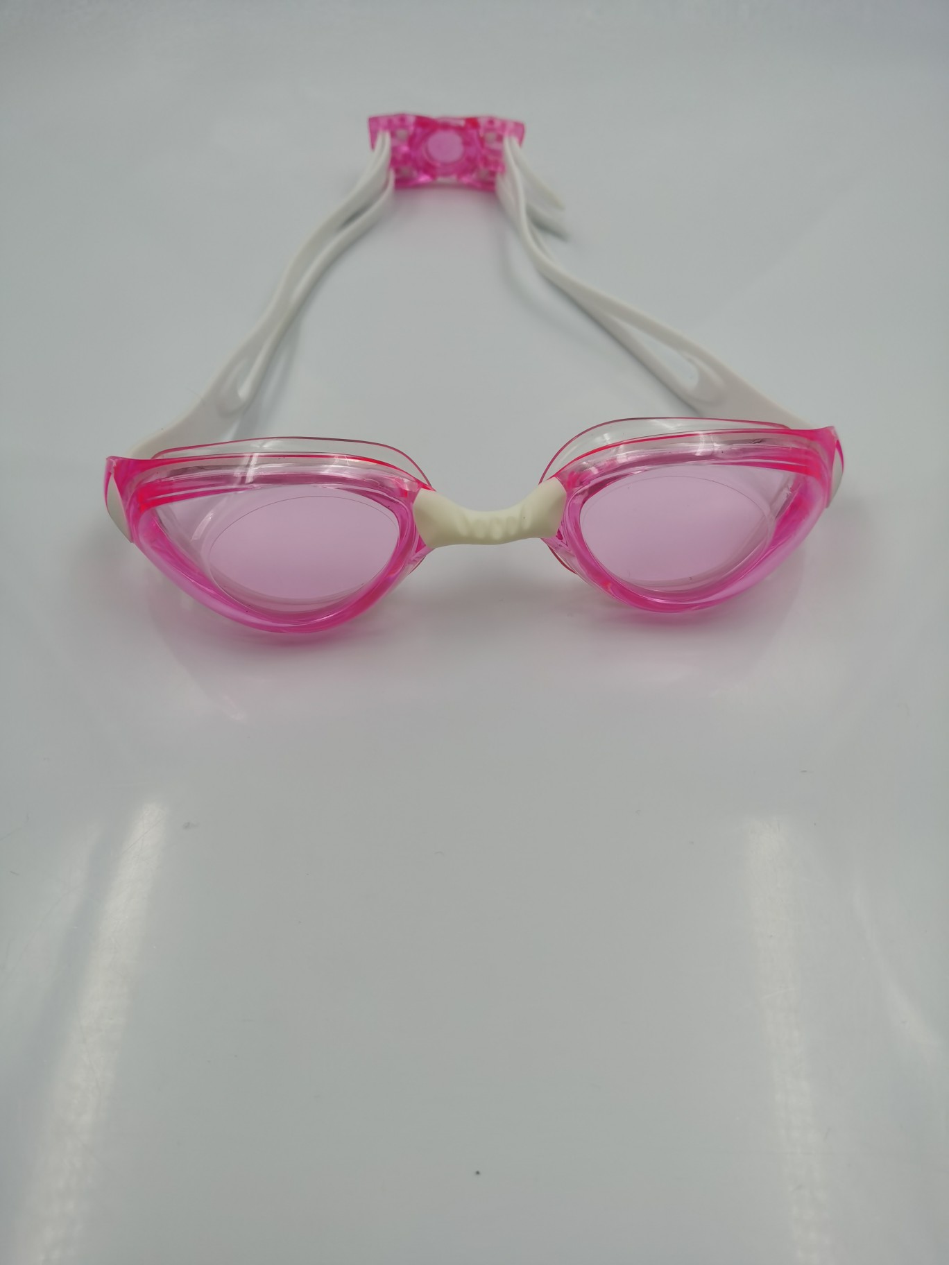 成人泳镜硅胶可调节头带防雾防紫外线男女通用游泳装备产品图