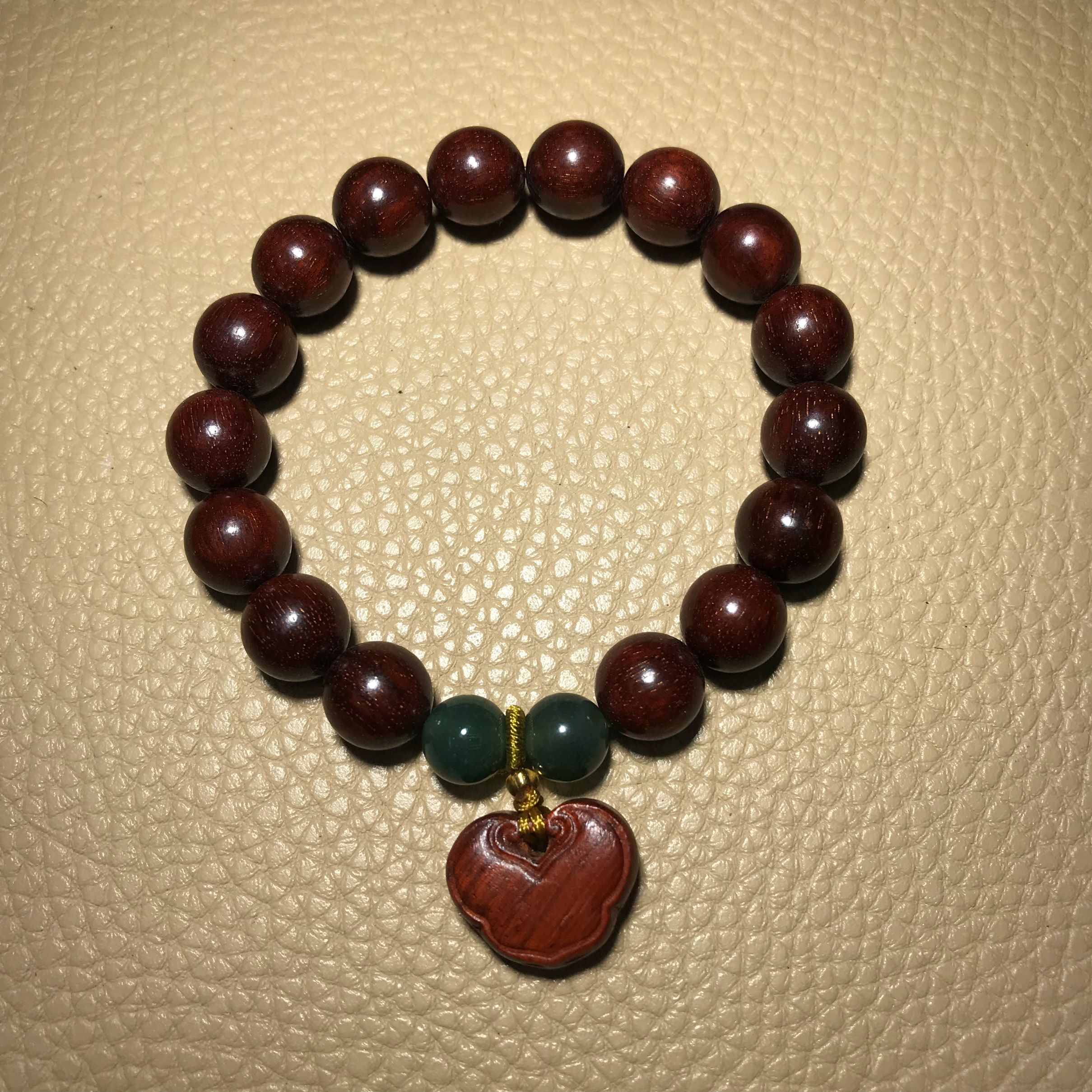 A 10mm rosewood ladies' bracelet