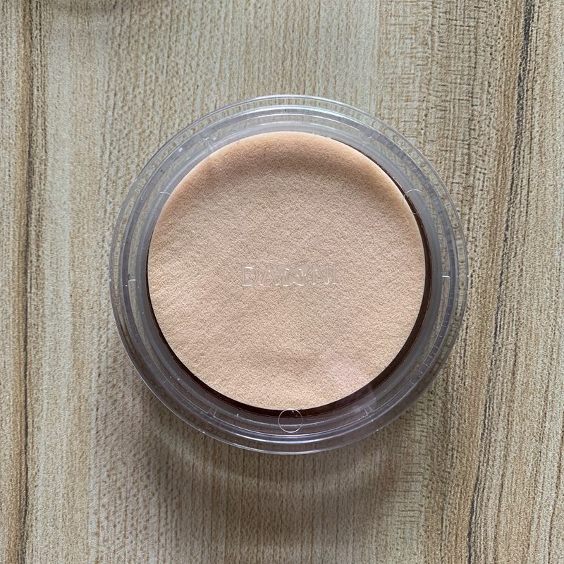Yiwu's Four Seasons DANNI Moisturizing Multi-Purpose Powder Single-pack Powder Compact 9 sets for Contouring and concealing detail image 4