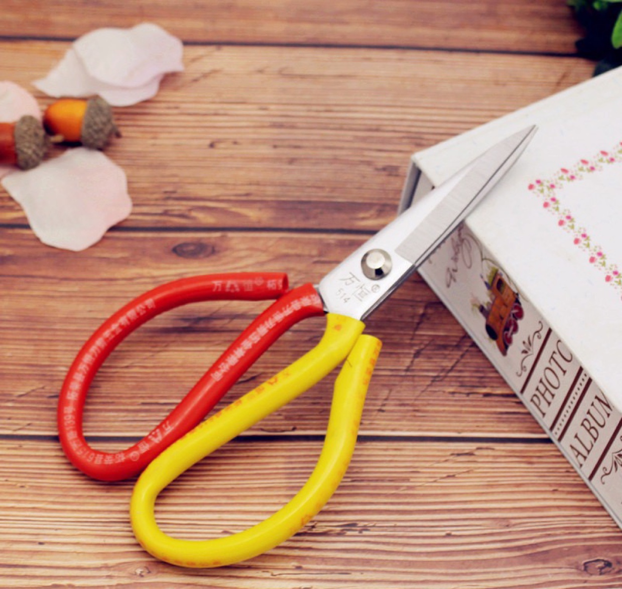 pvc handle surface polishing of scissors, hand-made scissors, tailor scissors, stainless steel large-head scissors, Yiwu daily necessities Specification image