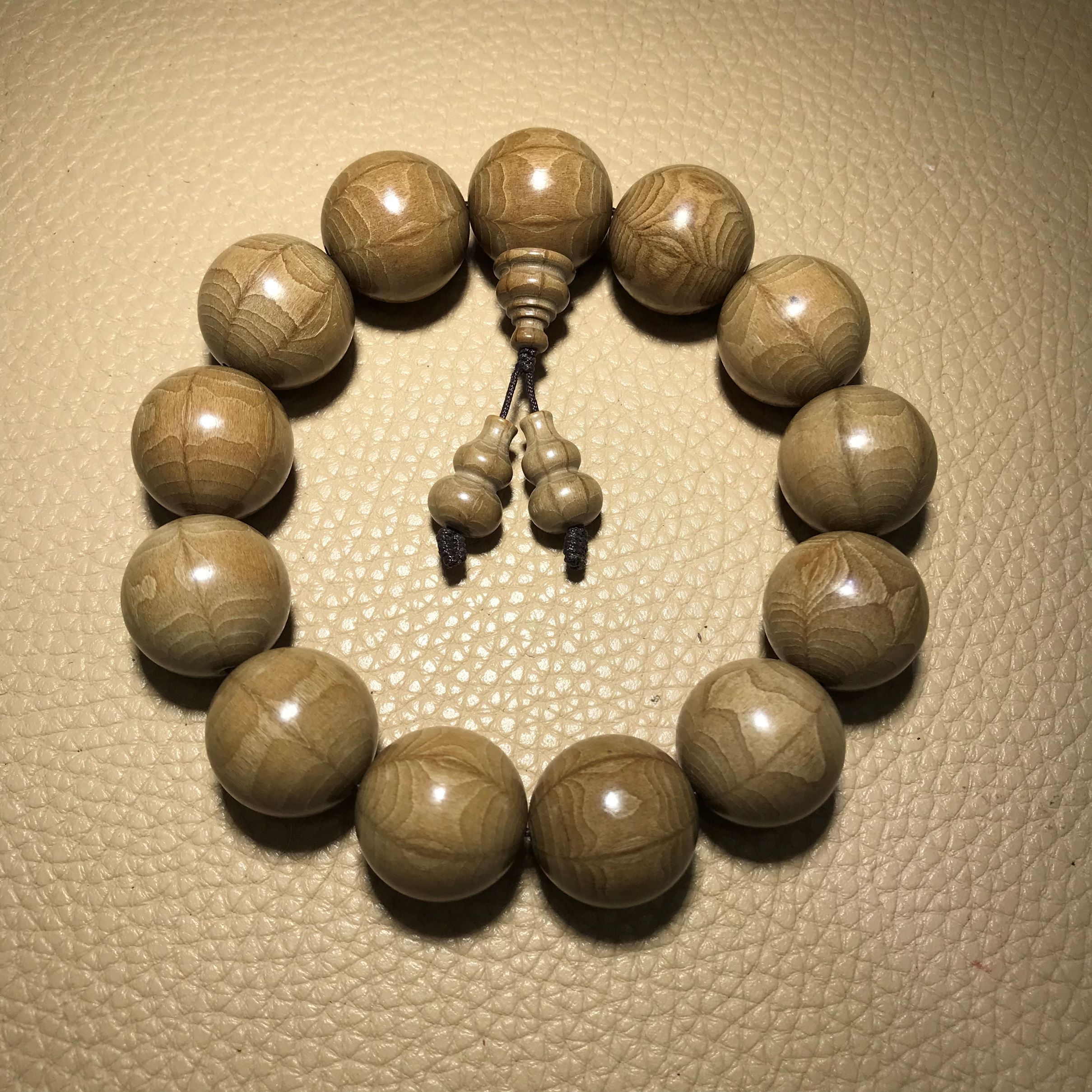 Six wood bracelet, 18mm