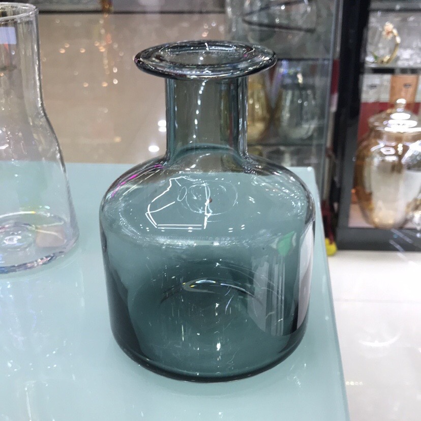 Grey Vase Glass details Picture