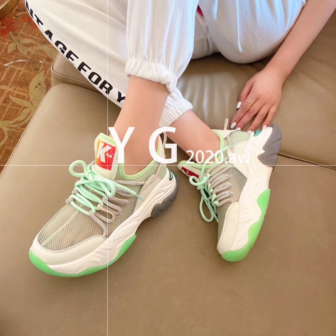 女款休闲鞋