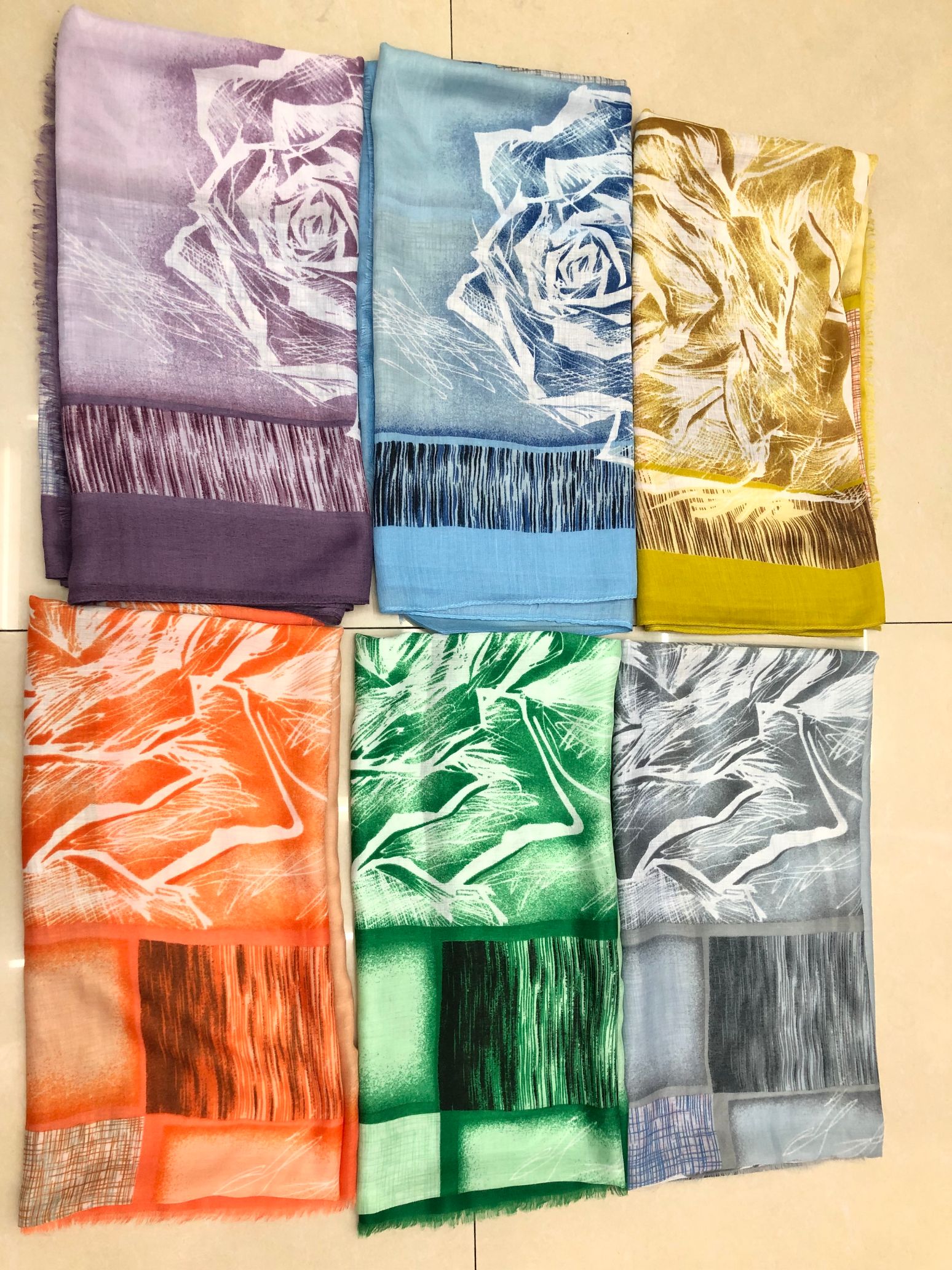 Satin printed large rose thumbnail