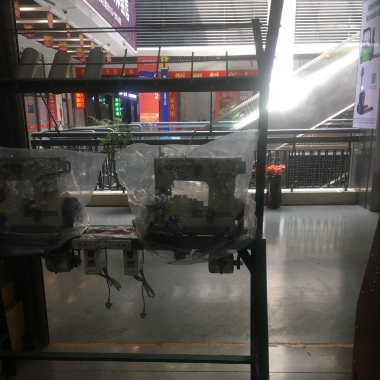 星锐牌5#隐形双针高速尼龙拉链专用缝合机产品图