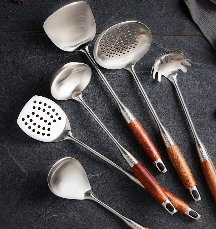 Yiwu Quality stainless steel rosewood kitchenware set, complete household kitchen spatula, cooking spoons and cookware