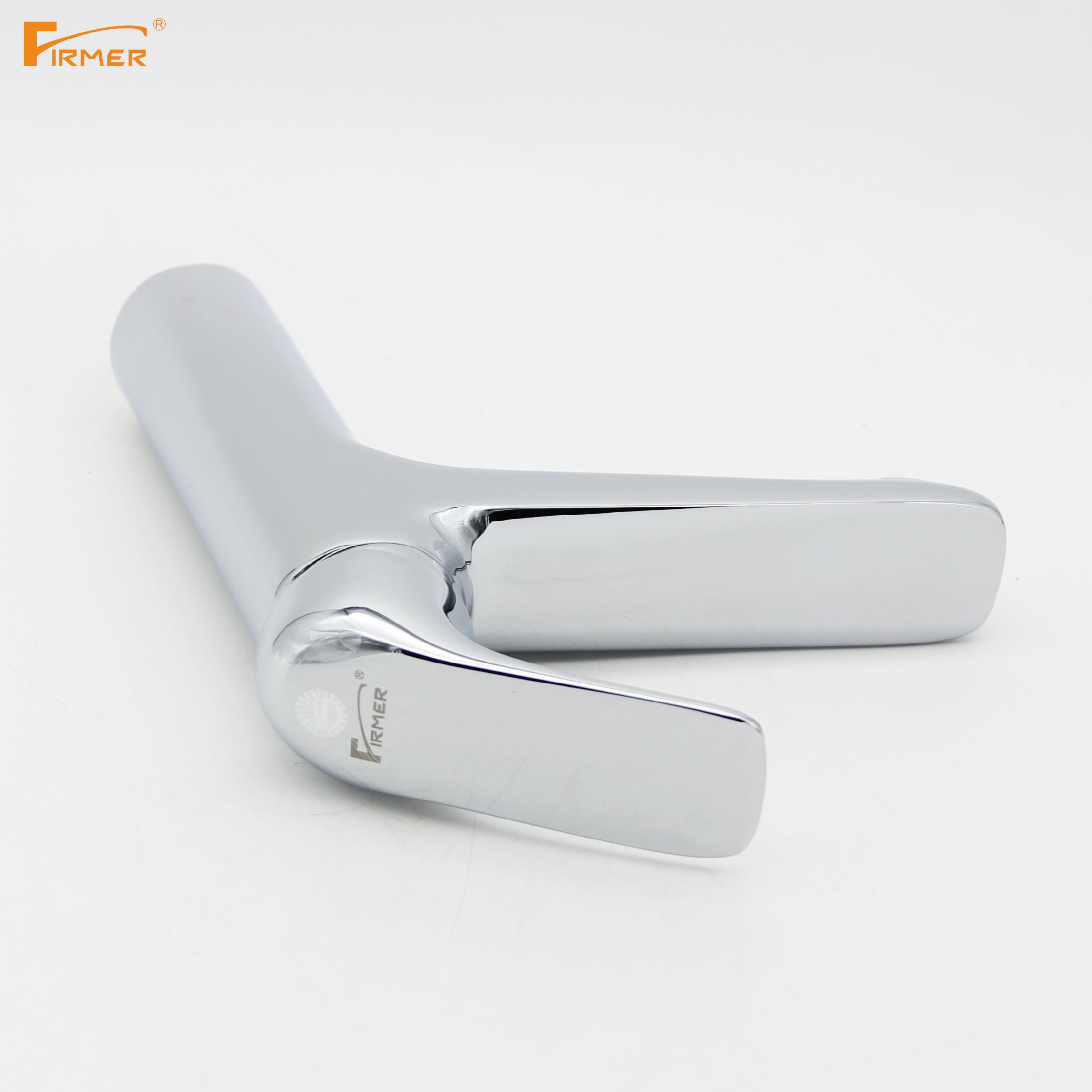 Yiwu quality products: FIRMER fine copper single handle washbasin, hot and cold faucet, bathroom washbasin, countertop faucet Application Scenario