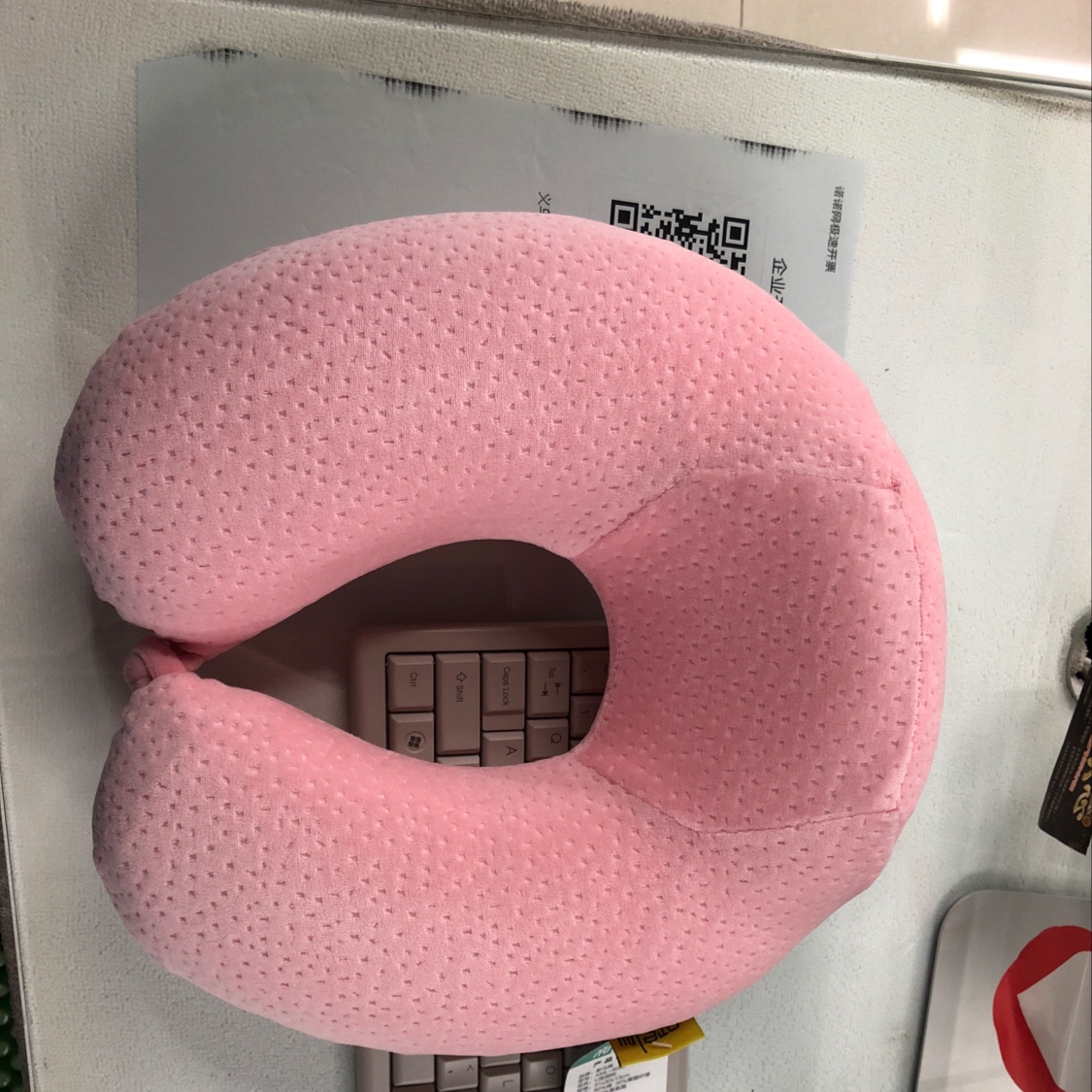 U-shape pillow