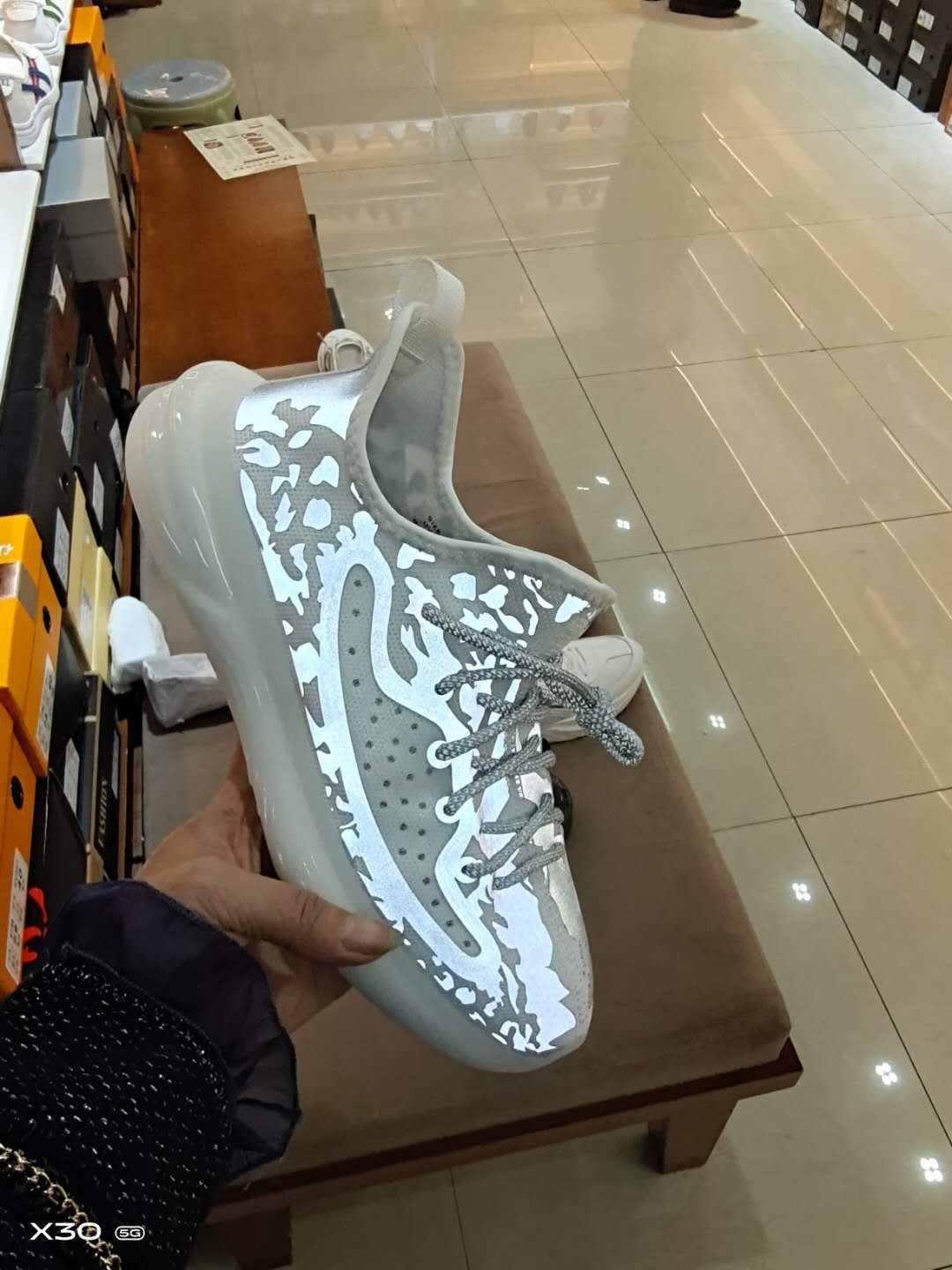 Luminous shoes 350v8 details Picture