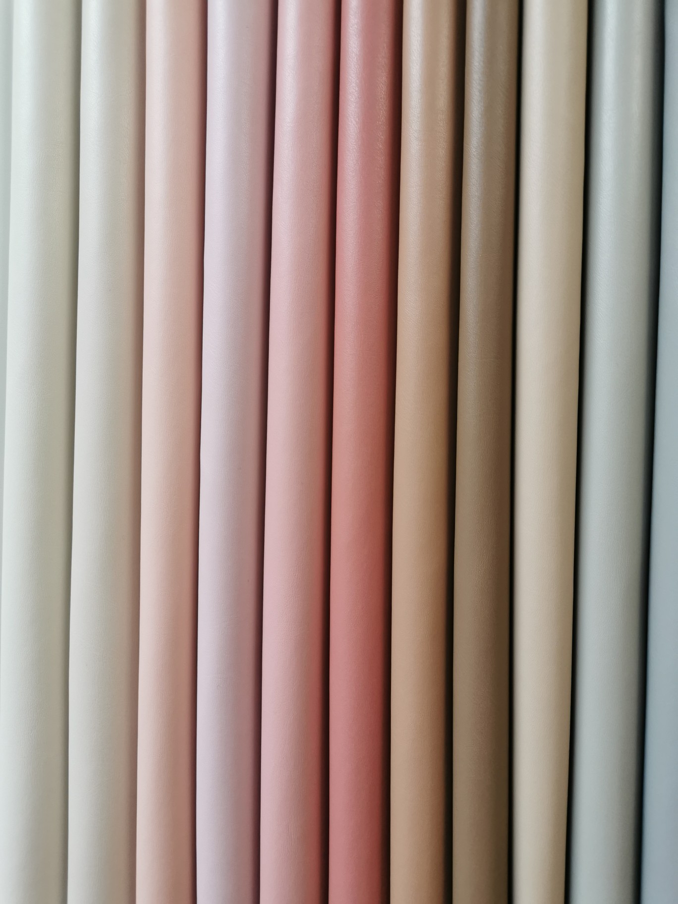 PVC artificial leather, semi-PU luggage leather, shoe material leather, sofa leather details Picture