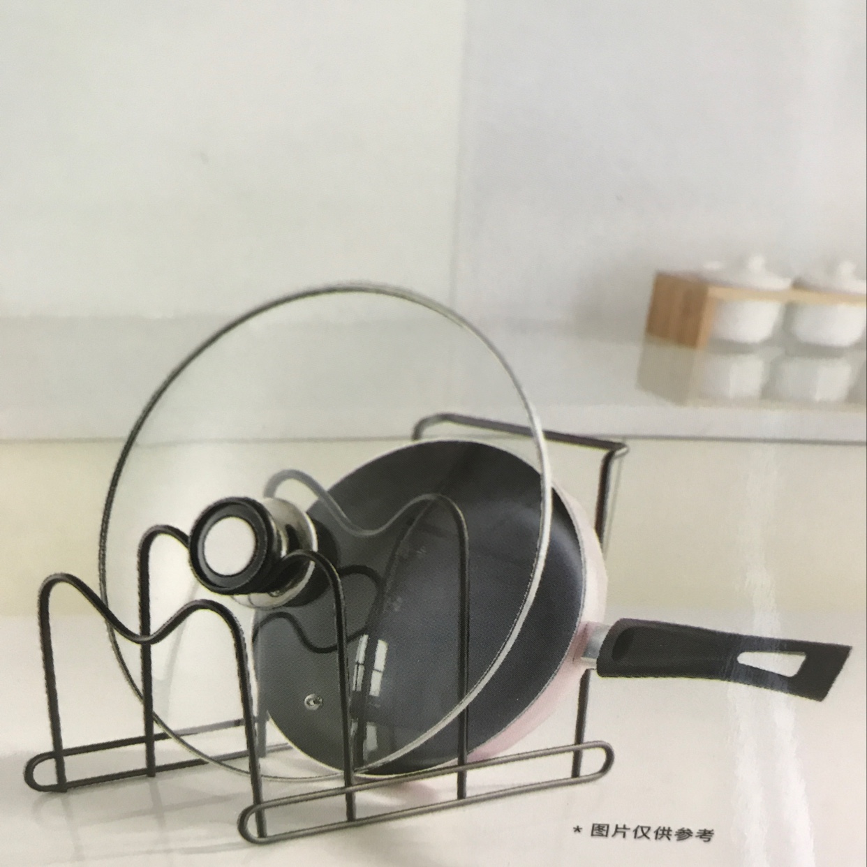 Multifunctional pot holder with three layers of pan holder thumbnail
