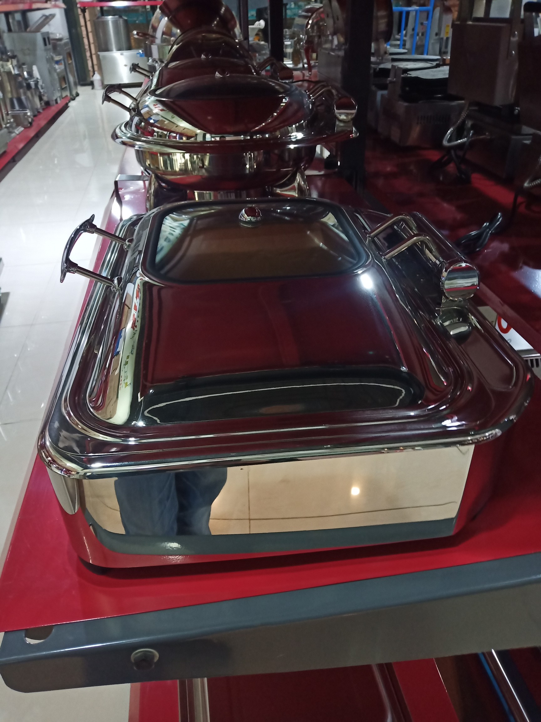 Visual luxury rectangular hydraulic dining stove with edge Application Scenario