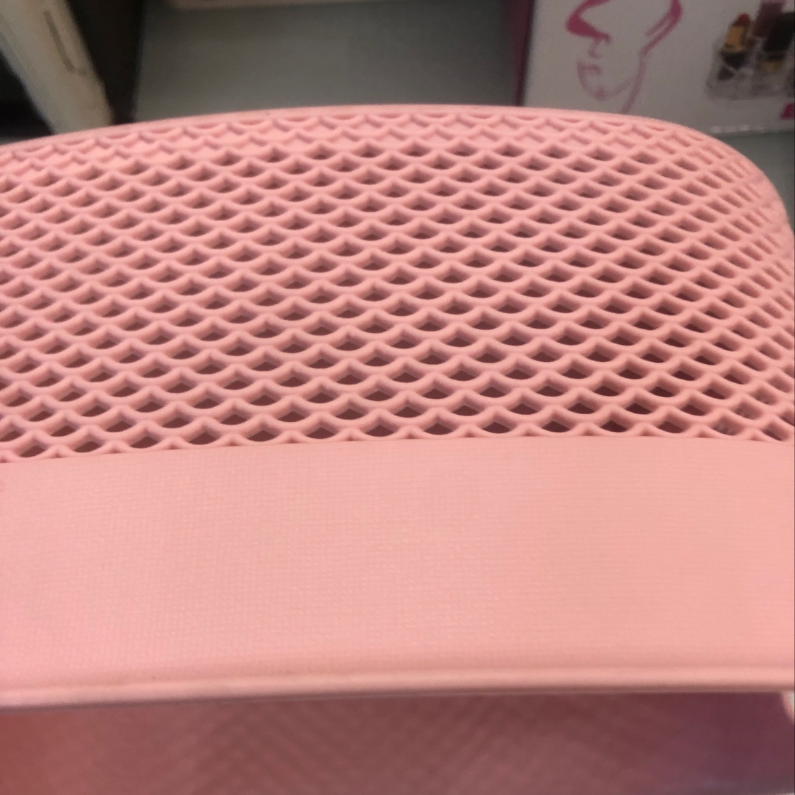 Factory Direct Sales Fashion Pink Plastic Basket Environmental Protection Basket Application Scenario