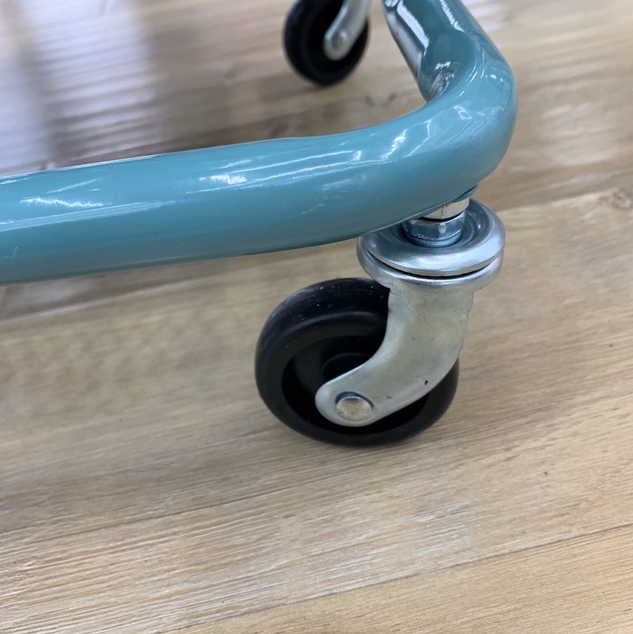 北欧风客厅收纳架 厨房收纳小推车白底实物图