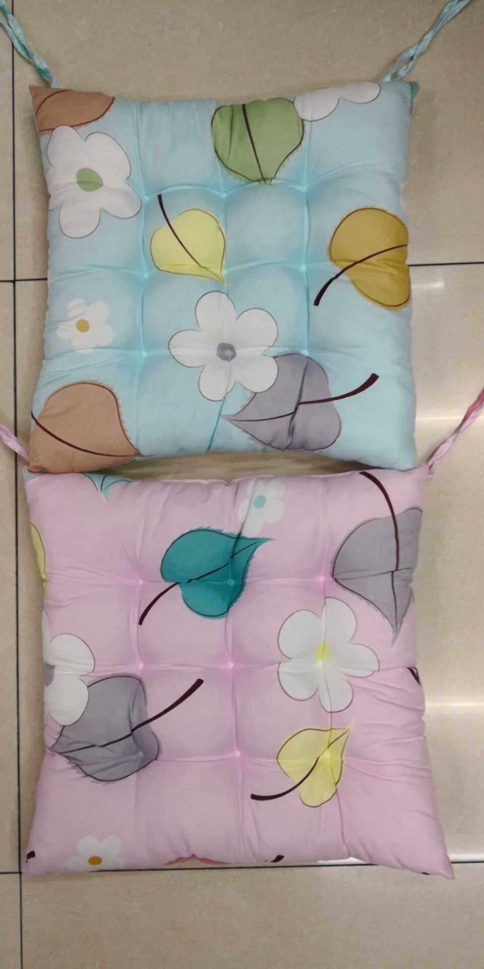 Sit On A Dual-Purpose Cushion Application Scenario