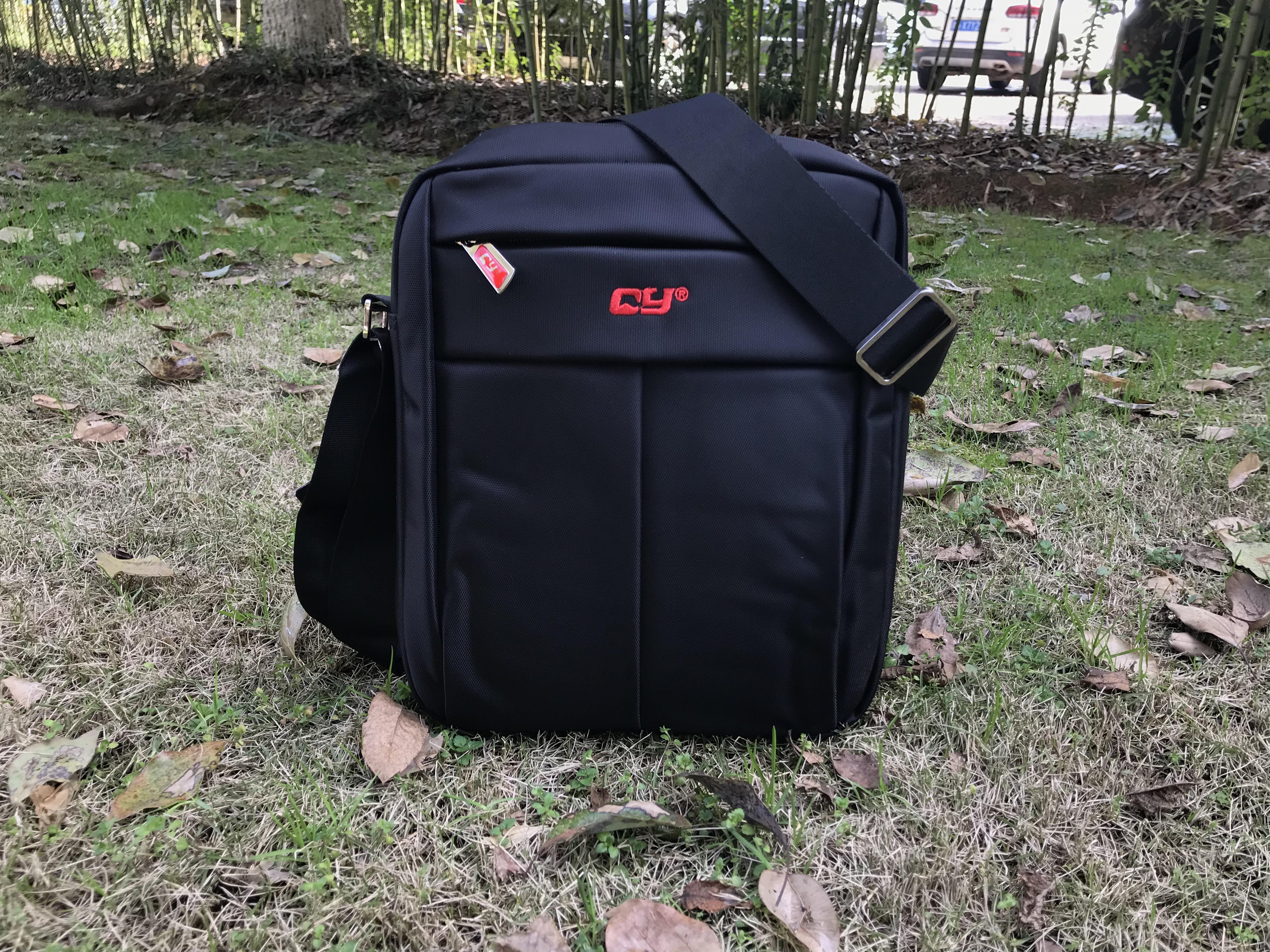 Yiwu Good Goods Business small bags, men's bags, women's bags, shoulder bags detail image 4