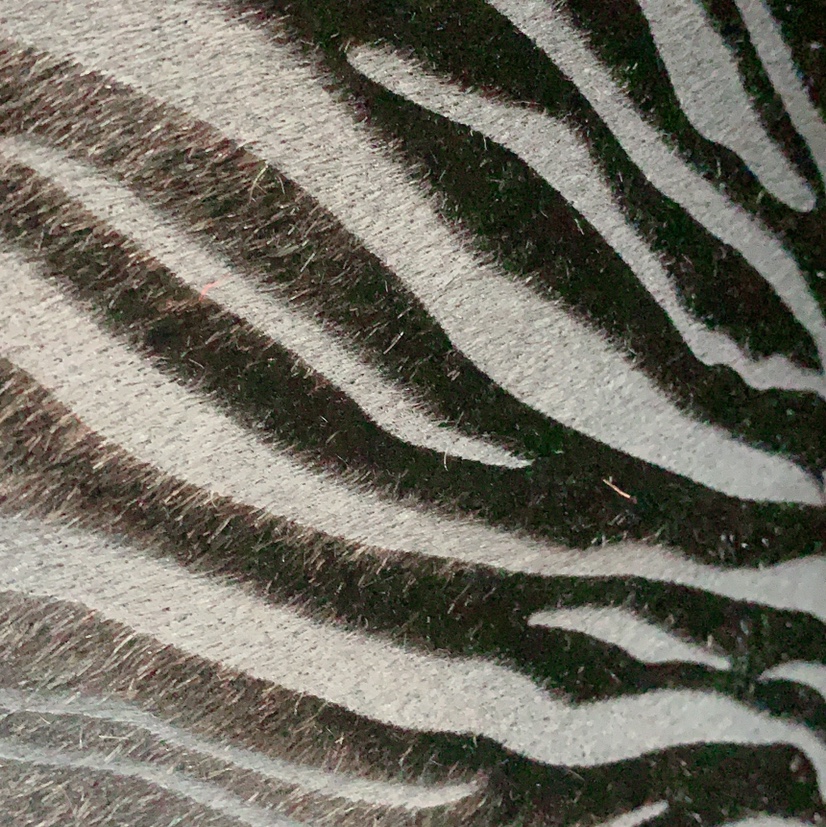 厂家直销植绒豹纹斑马纹奶牛纹，长颈鹿纹，用于工艺品饰品手机壳，背包，礼盒包装等白底实物图