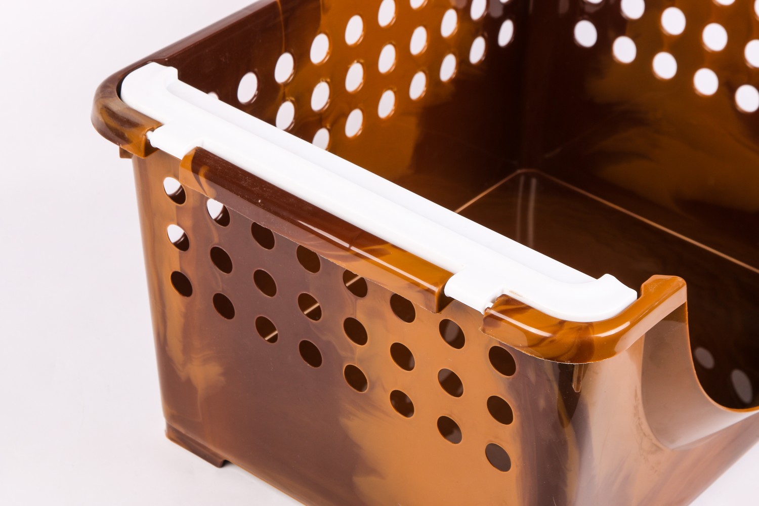 Kitchen shelves, floor-standing three-layer shelves, plastic vegetable and fruit storage baskets, miscellaneous storage racks, and organizing racks undefined