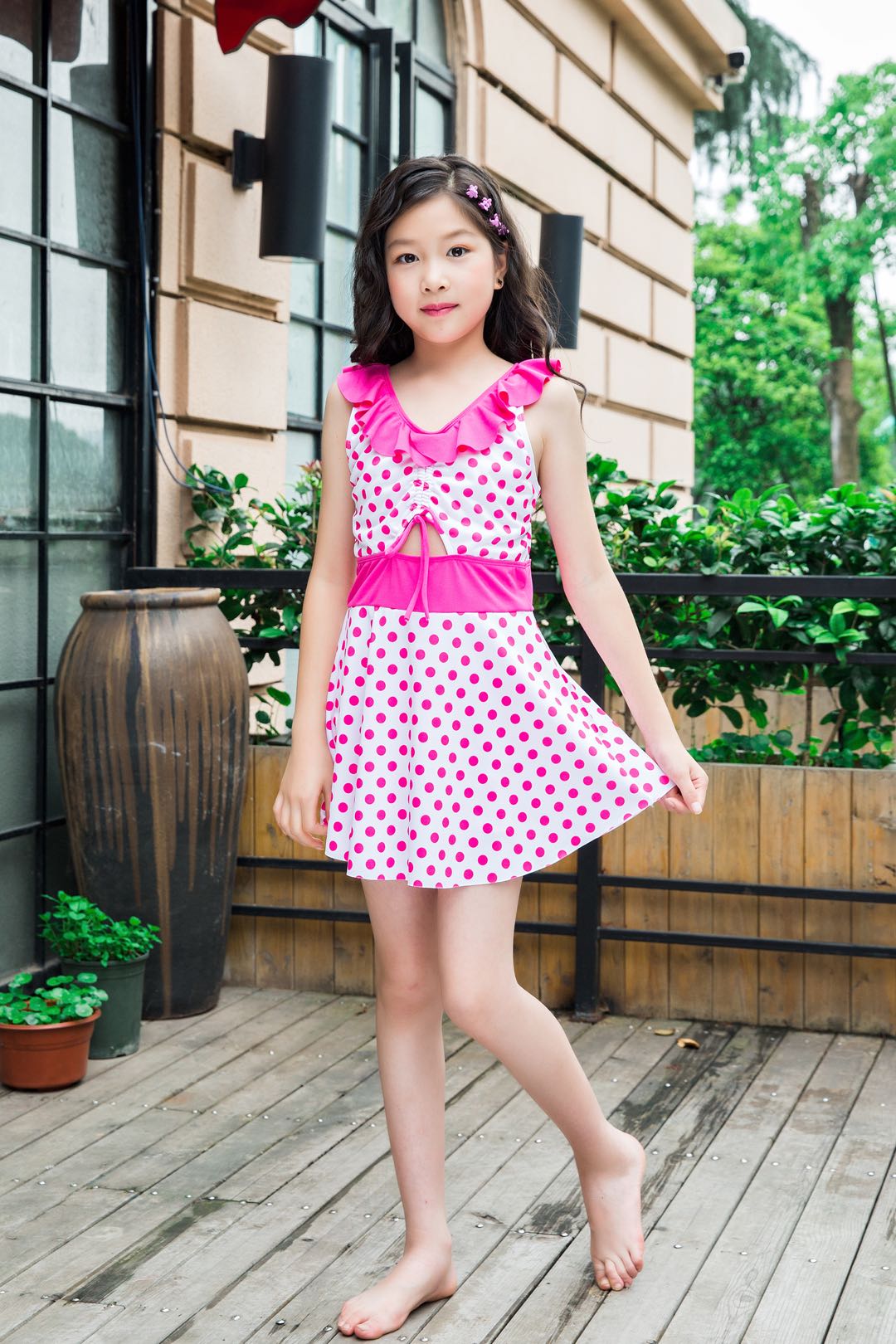 The cute little swimsuit fashion show for girls, the dress style jumpsuit for children at Baozhong Dada Hot Spring Specification image
