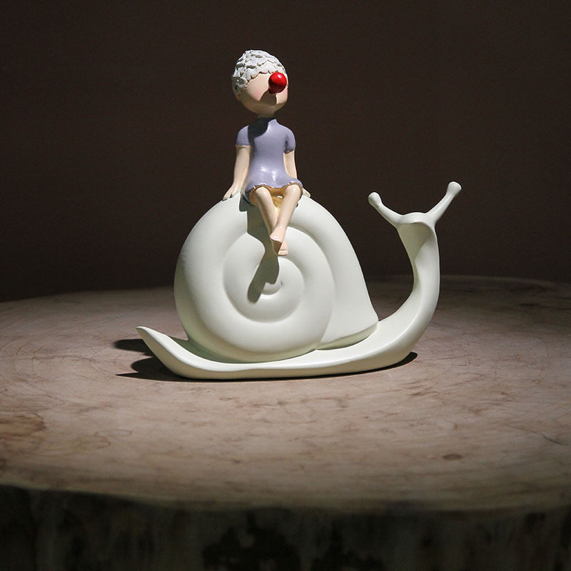 Creative and simple TV cabinet, study and living room, bubble-blowing girl ornaments, soft furnishings, artworks, home decorations, handicrafts details Picture