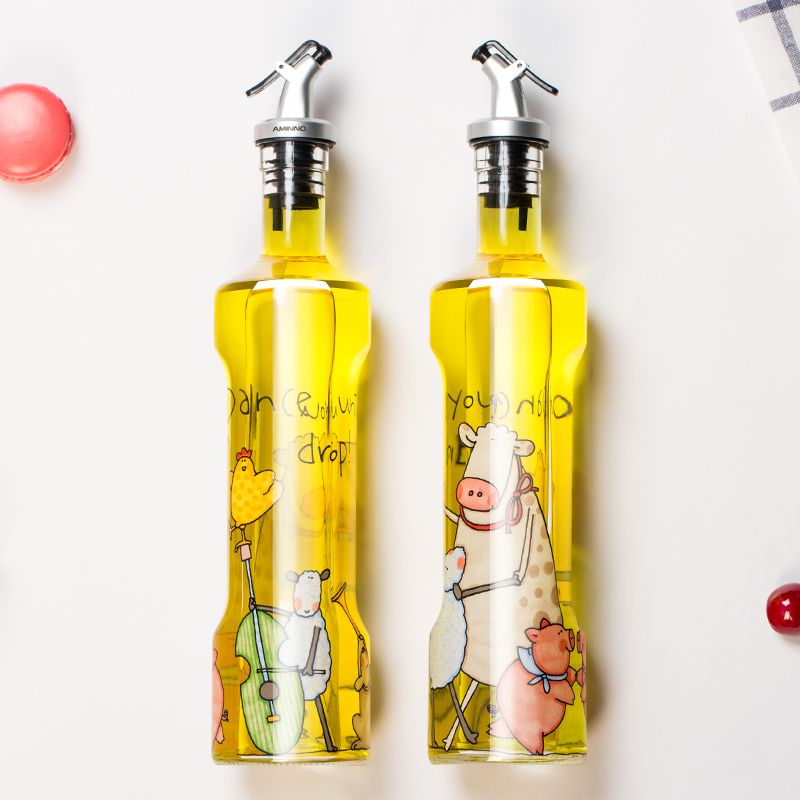 Wholesale of oil and vinegar bottle sets, glass leak-proof oil flasks, European lead-free oil bottles, creative kitchenware seasoning bottles Application Scenario