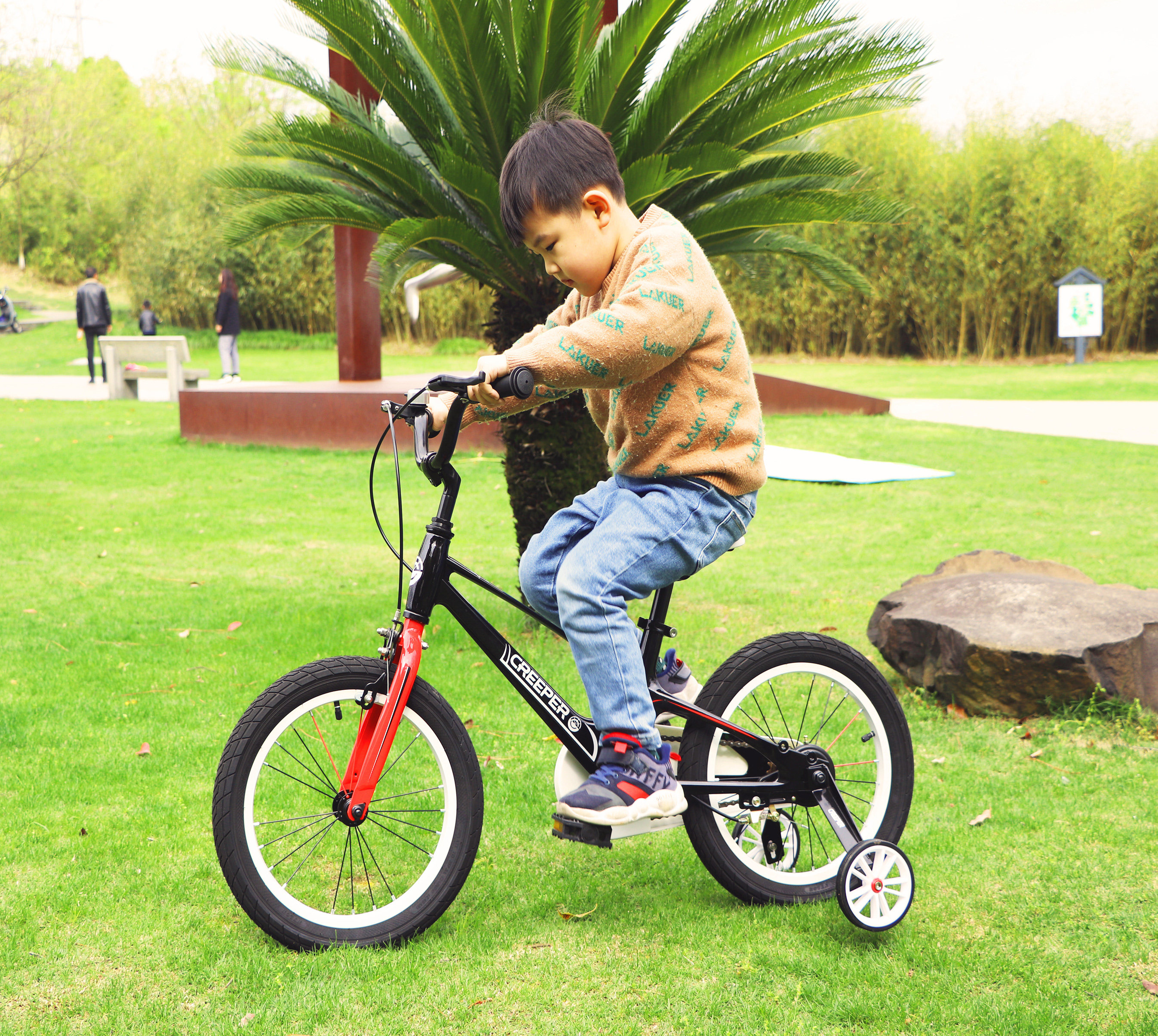 Yiwu Premium 14-inch Phantom Magnesium alloy children's three-wheel auxiliary pedal, high-end children's bicycle CREEPER detail image 9