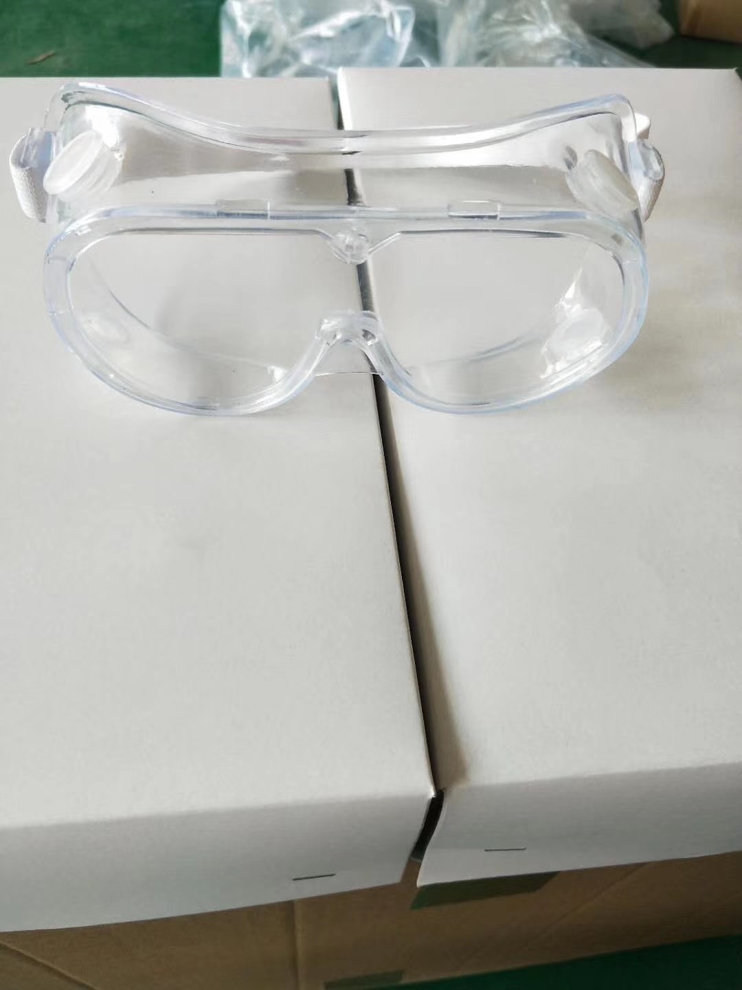 防护眼镜