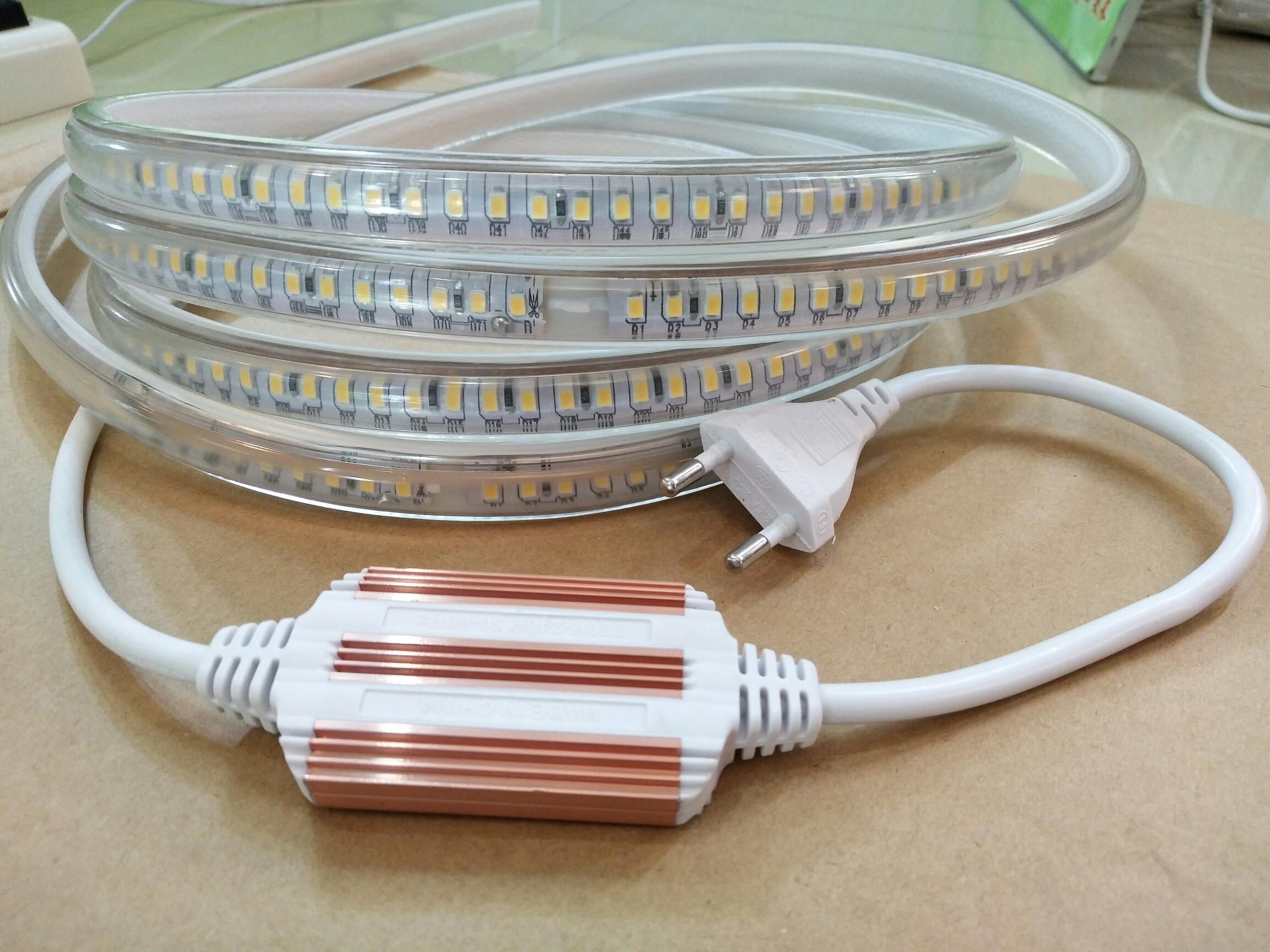 LED220V灯带高亮灯带产品图