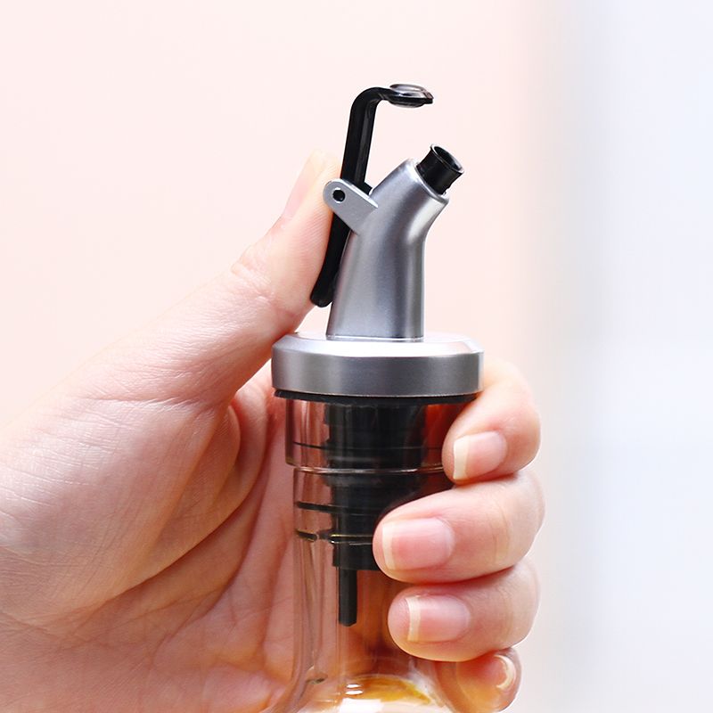 Wholesale of oil and vinegar bottle sets, glass leak-proof oil flasks, European lead-free oil bottles, creative kitchenware seasoning bottles undefined