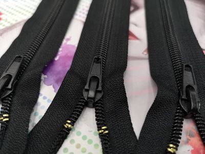 No. 5 or No. 7 nylon zipper shoe chain special zipper, non-bursting chain, high strength, length, color and style can be customized details Picture